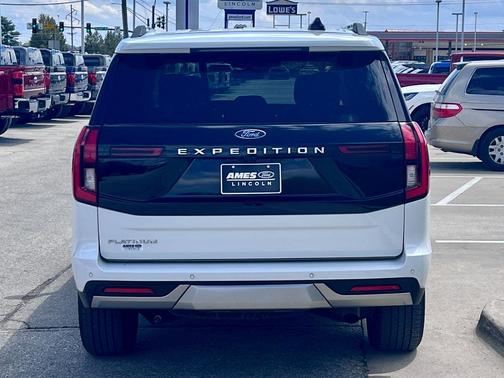 Oxford White 2025 Ford Expedition Platinum