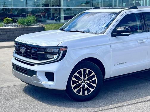 Oxford White 2025 Ford Expedition Platinum