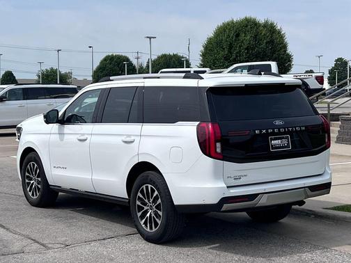 Oxford White 2025 Ford Expedition Platinum