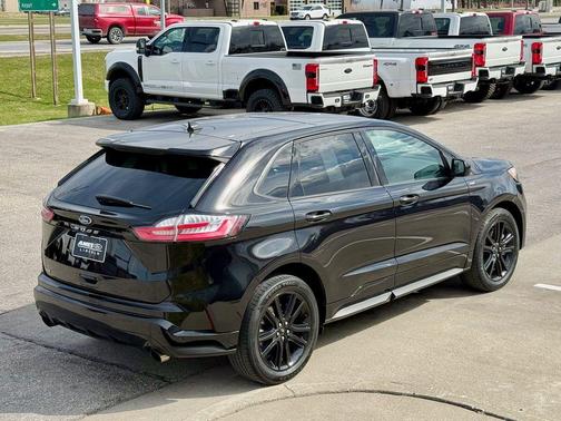 Agate Black Metallic 2021 Ford Edge ST Line