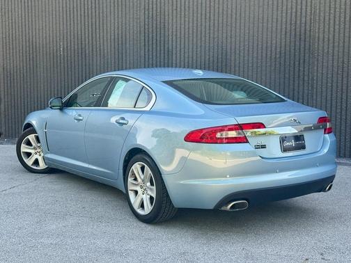 2010 Jaguar XF Luxury