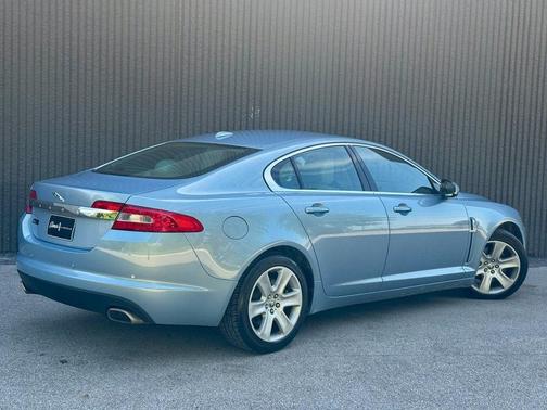 2010 Jaguar XF Luxury