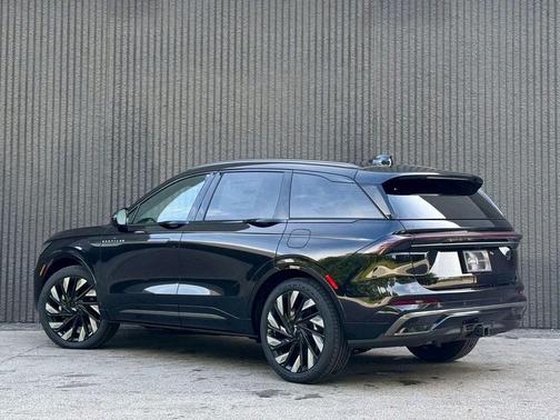 2025 Lincoln Nautilus Reserve