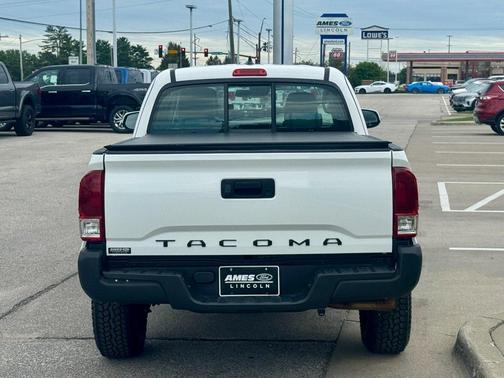 2018 Toyota Tacoma SR