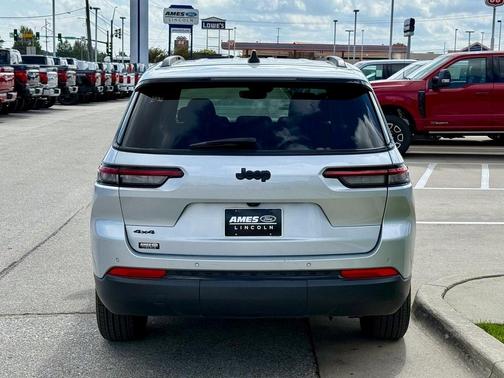 2024 Jeep Grand Cherokee L Laredo