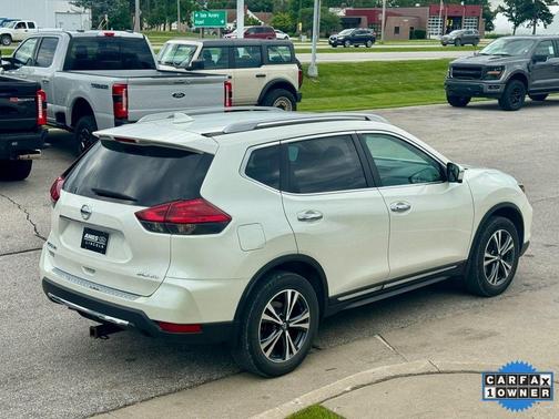 2017 Nissan Rogue SL