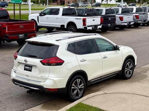 2017 Nissan Rogue SL