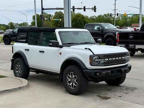 2022 Ford Bronco Badlands