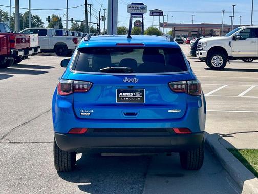 Laser Blue 2022 Jeep Compass Latitude