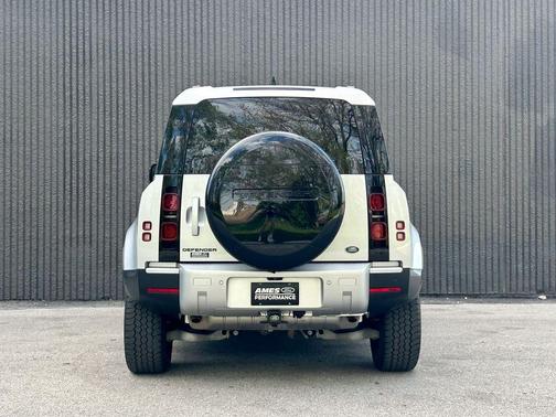 Hakuba Silver 2023 Land Rover Defender 110 S