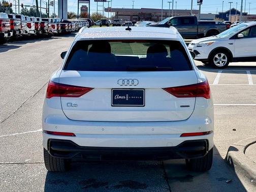 2020 Audi Q3 45 S line Prestige