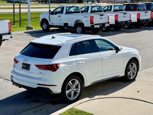 2020 Audi Q3 45 S line Prestige