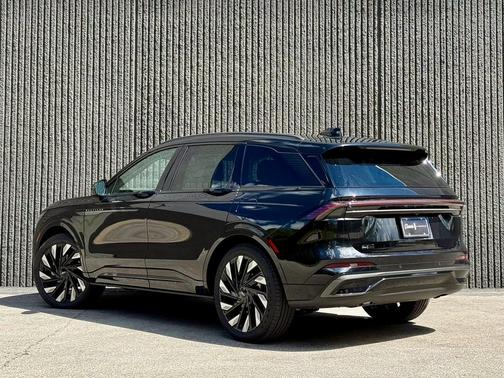 2025 Lincoln Nautilus Reserve