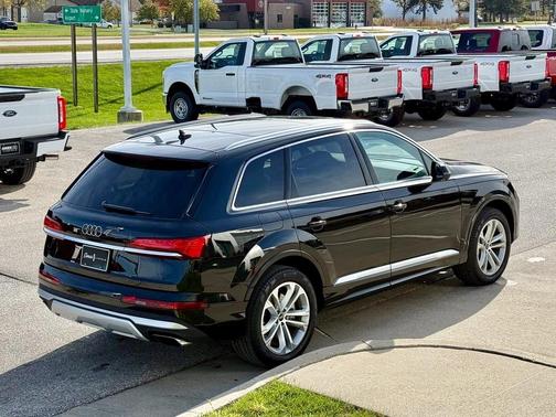 2025 Audi Q7 55 Premium Plus