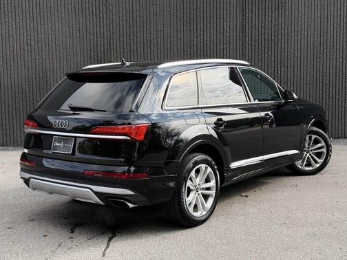2025 Audi Q7 55 Premium Plus