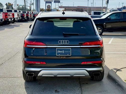 2025 Audi Q7 55 Premium Plus