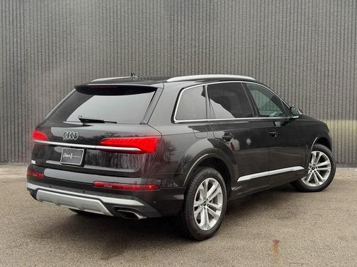 2025 Audi Q7 55 Premium Plus