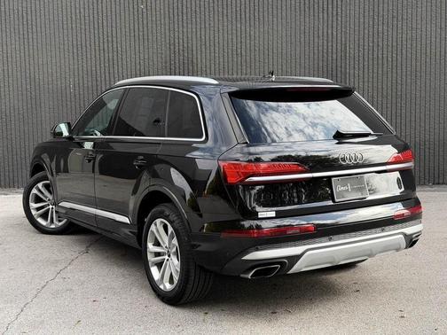 2025 Audi Q7 55 Premium Plus