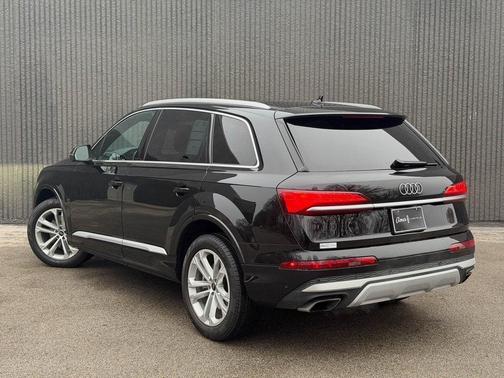 2025 Audi Q7 55 Premium Plus