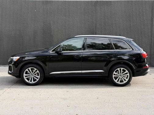 2025 Audi Q7 55 Premium Plus