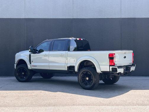 Avalanche 2026 Ford F-250 Lariat