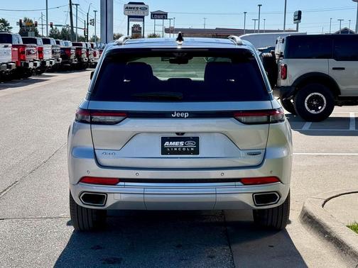 2024 Jeep Grand Cherokee Summit