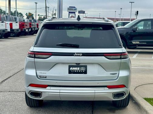 2024 Jeep Grand Cherokee Summit