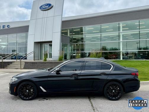 2022 BMW 530 i xDrive