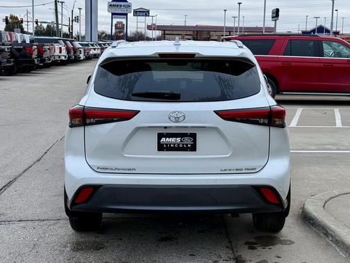 2022 Toyota Highlander Limited
