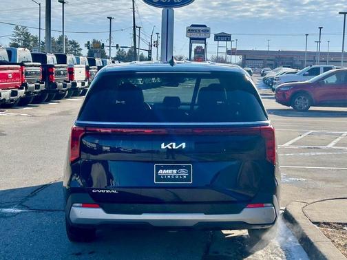 2025 Kia Carnival LXS
