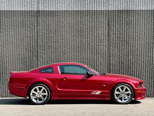 2005 Ford Mustang S281