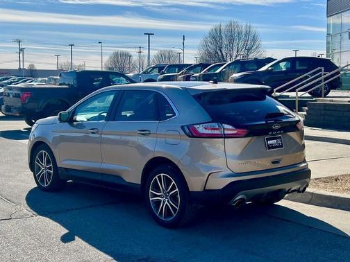 2021 Ford Edge Titanium