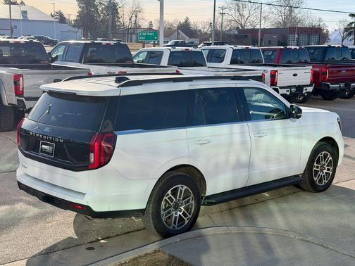 Oxford White 2025 Ford Expedition Active