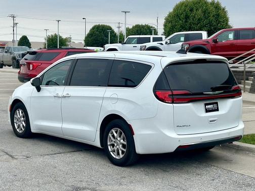 Bright White Clearcoat 2023 Chrysler Pacifica Touring-L