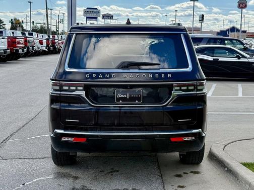 2022 Jeep Grand Wagoneer Series III