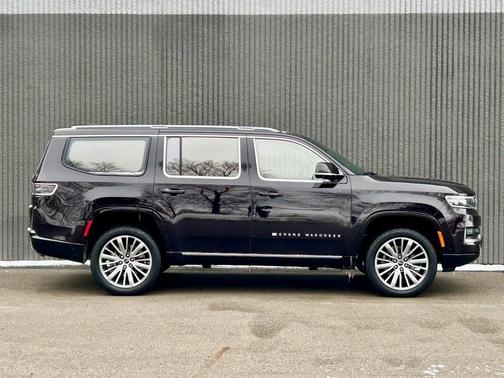 2022 Jeep Grand Wagoneer Series III