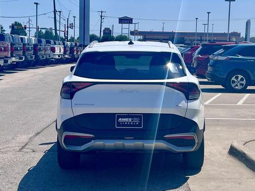 Glacial White Pearl 2024 Kia Sportage EX