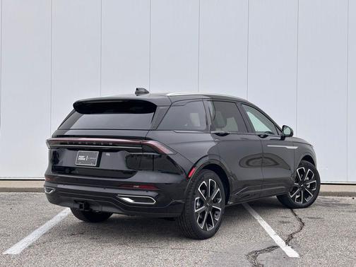 Black Metallic 2026 Lincoln Nautilus Reserve