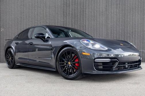 2019 Porsche Panamera GTS