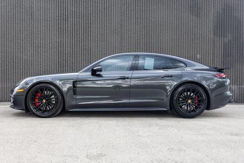 2019 Porsche Panamera GTS