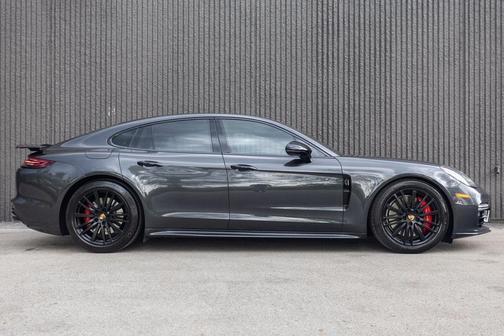 2019 Porsche Panamera GTS
