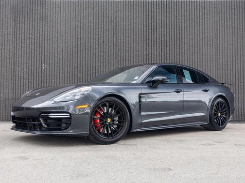 2019 Porsche Panamera GTS