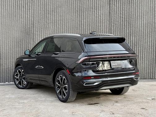 2025 Lincoln Nautilus Reserve