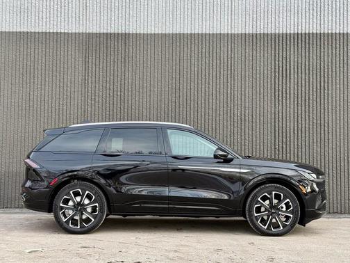 2025 Lincoln Nautilus Reserve