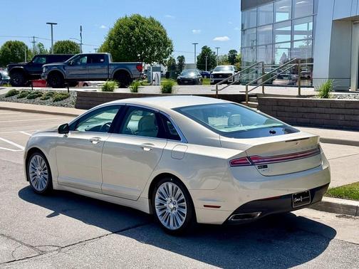 2014 Lincoln MKZ Base