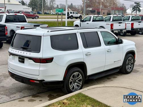 2023 Jeep Wagoneer Base