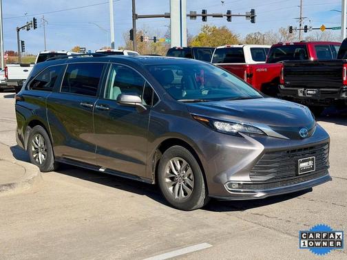 2024 Toyota Sienna XLE