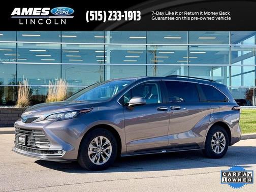 2024 Toyota Sienna XLE