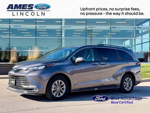 2024 Toyota Sienna XLE