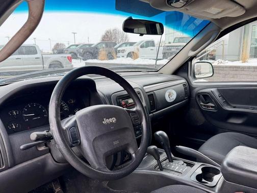 2004 Jeep Grand Cherokee Laredo